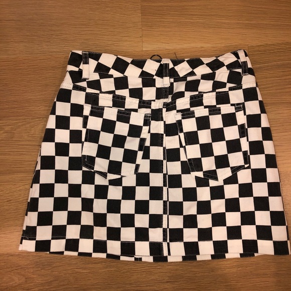Checkered mini skirt - Picture 2 of 2